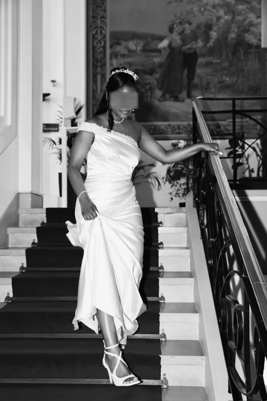 Une allure, une lumière — photographie de mariage IR STUDIO en noir et blanc