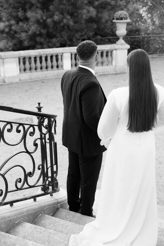 Les instants à deux — photographie de mariage IR STUDIO en noir et blanc