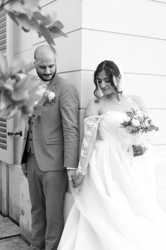Les instants à deux — photographie de mariage IR STUDIO en noir et blanc