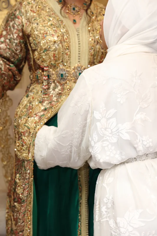 Détails d’une tenue traditionnelle