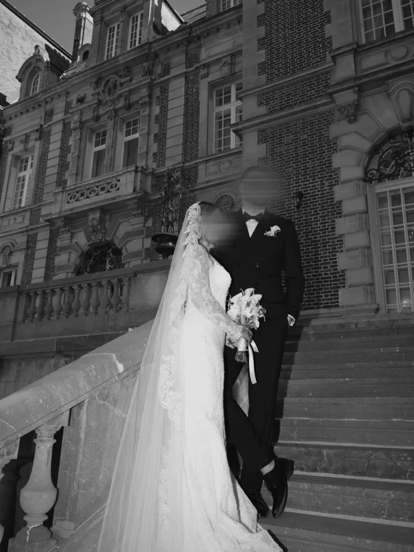Les instants à deux — photographie de mariage IR STUDIO en noir et blanc