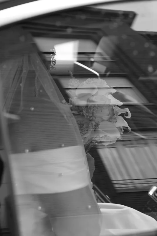 Les instants à deux — photographie de mariage IR STUDIO en noir et blanc