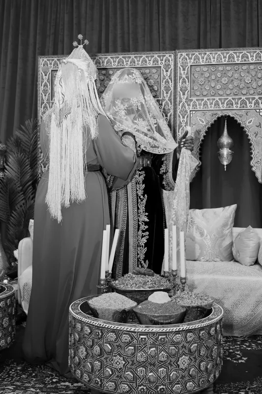 Cérémonie de mariage et gestes traditionnels