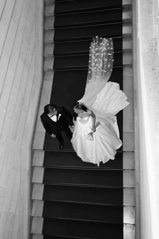 Les instants à deux — photographie de mariage IR STUDIO en noir et blanc