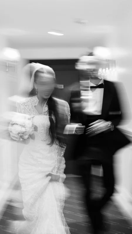 Les instants à deux — photographie de mariage IR STUDIO en noir et blanc