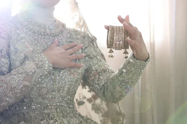 Détails d’une tenue marocaine brodée