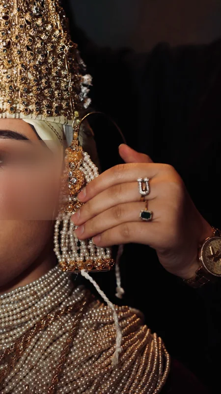 Bijoux et coiffe de cérémonie marocaine