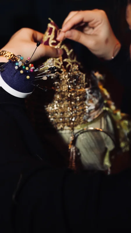 Préparation des ornements et bijoux de la mariée