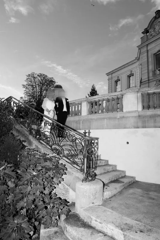Les instants à deux — photographie de mariage IR STUDIO en noir et blanc