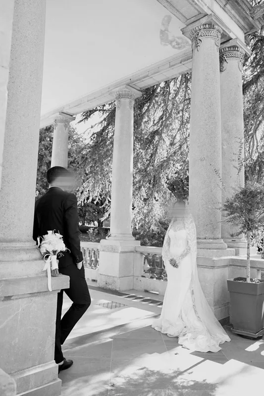 Les instants à deux — photographie de mariage IR STUDIO en noir et blanc
