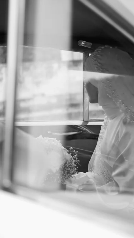 La beauté des détails — photographie de mariage IR STUDIO en noir et blanc